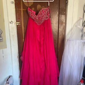 Flowy pink prom dress